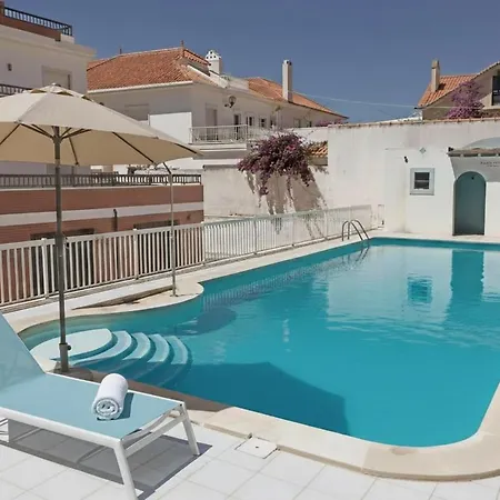 Apartamento Coastal Retreat - Pool, Big Terrace, 3min To