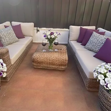 Apartamento Coastal Retreat - Pool, Big Terrace, 3min To Costa da Caparica